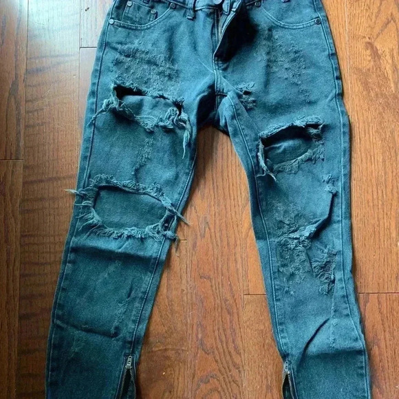 Black distressed jeans with zippers - Picture 7 of 8